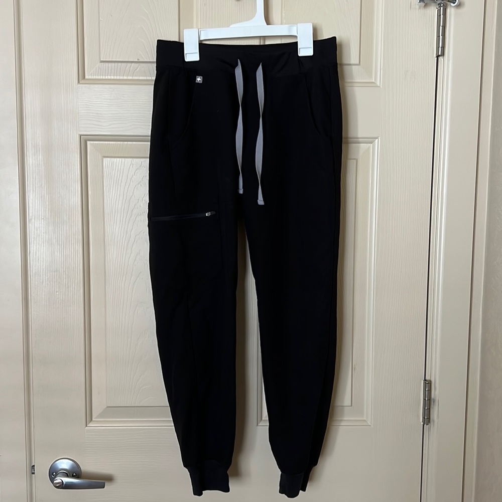 Black Fig Jogger Scrub Bottoms